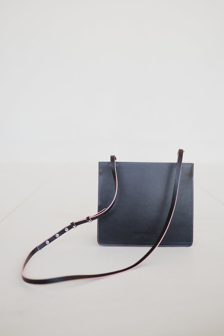 Double Pouch | Stitched Ebony / Bubblegum